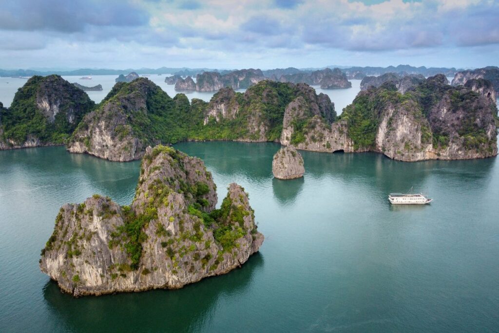 viajar vietnam camboya angkor wat halong hoi an selva templos buda