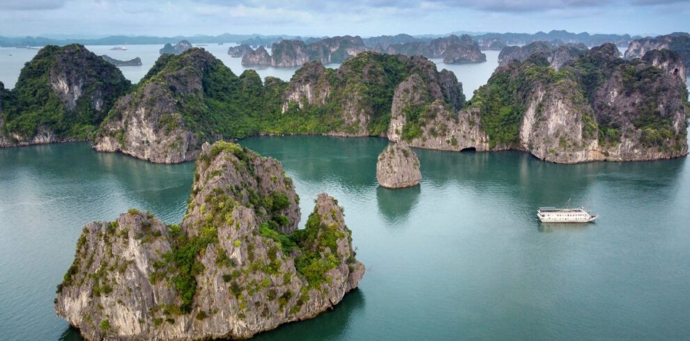 viajar vietnam camboya angkor wat halong hoi an selva templos buda